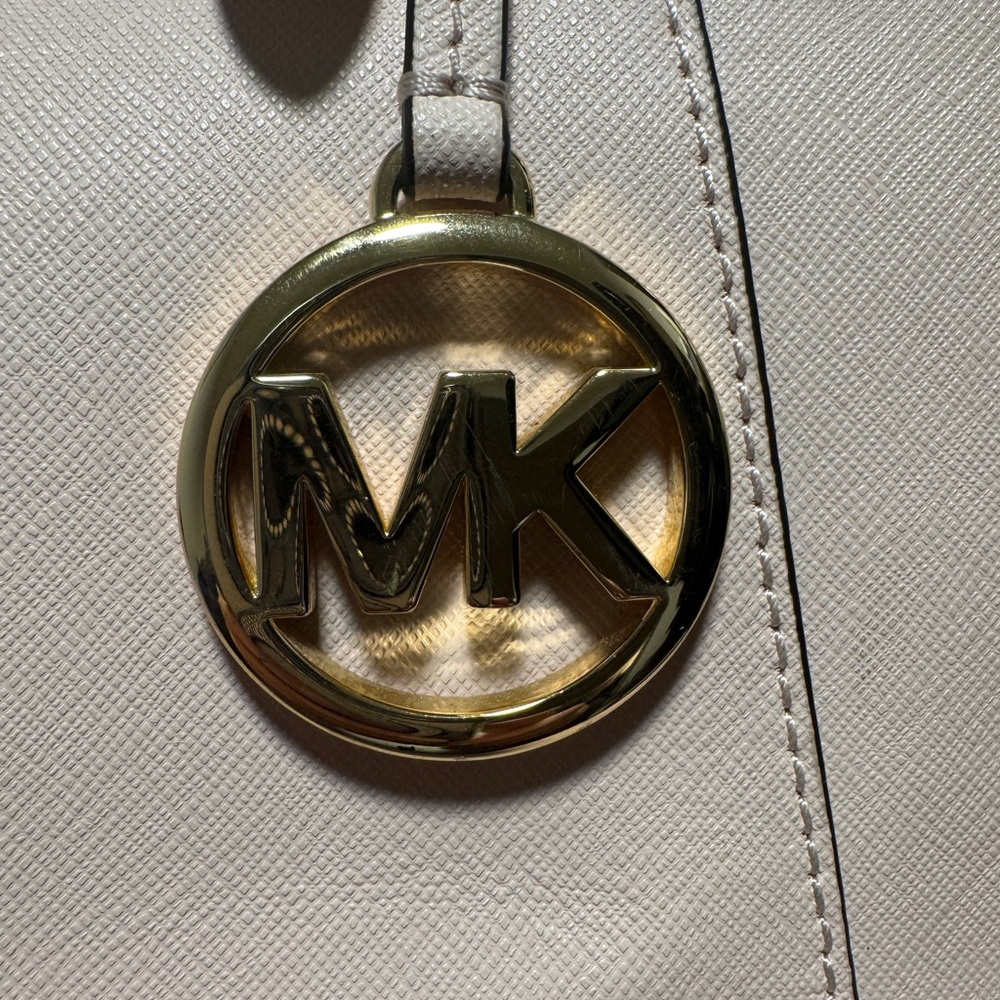 Michael Kors Blush Pink Tote Bag - Picture 5 of 11